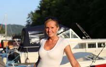 Božská Helena (66) se opět vyprsila: Zazářila v sexy plavkách za pár dolarů!