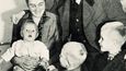 Reinhard Heydrich s manželkou linou a dětmi Cilke, Heidrem a Klausem