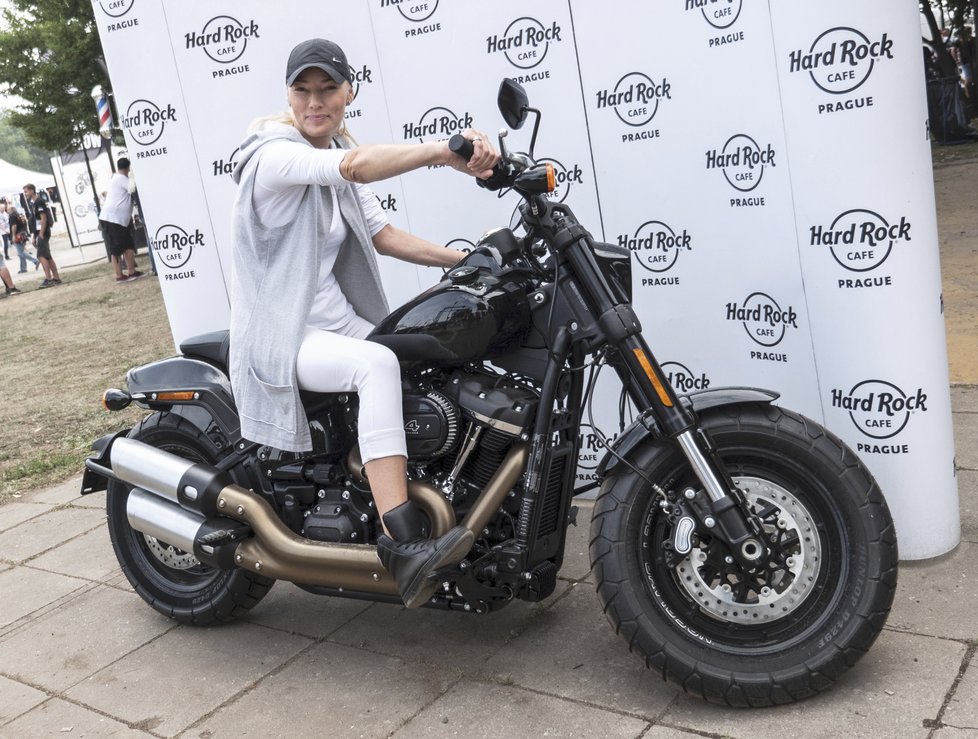 Helena Zeťová má ráda motorky