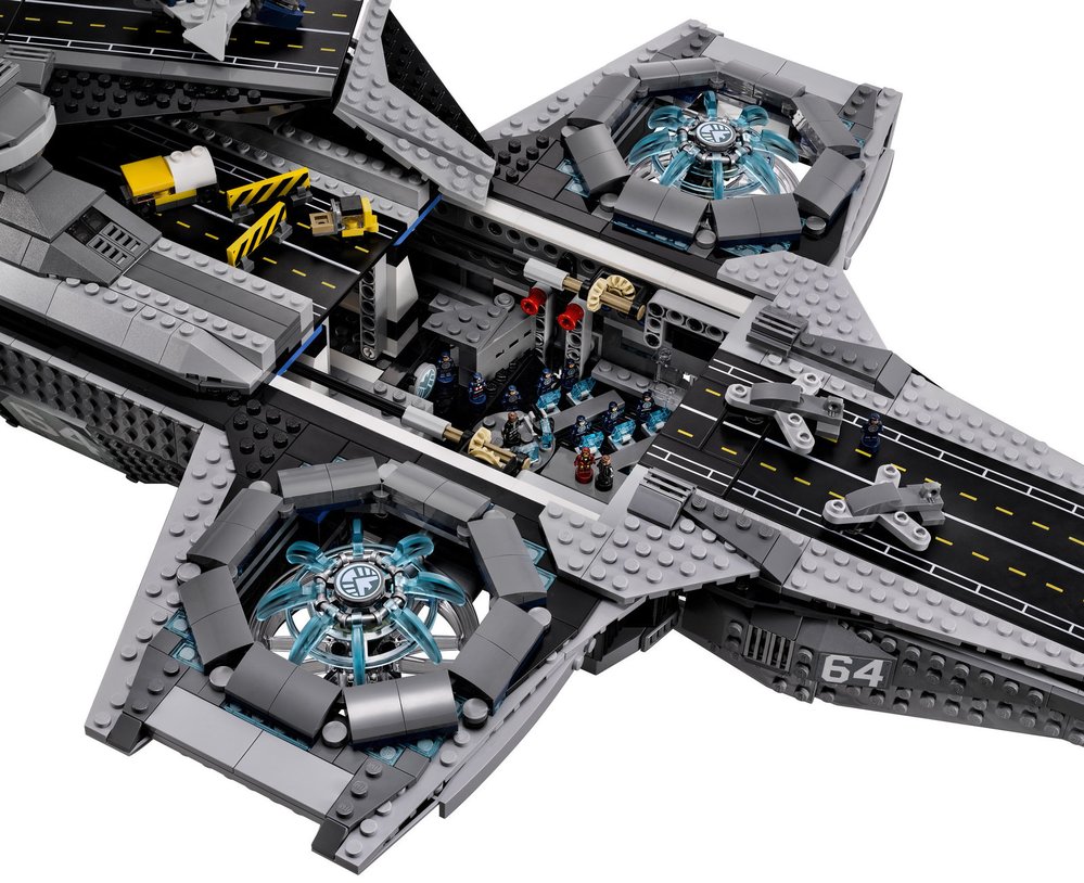 LEGO Helicarrier v plné polní