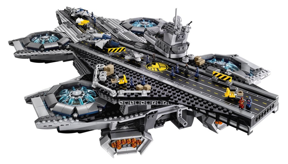 LEGO helicarrier v plné polní