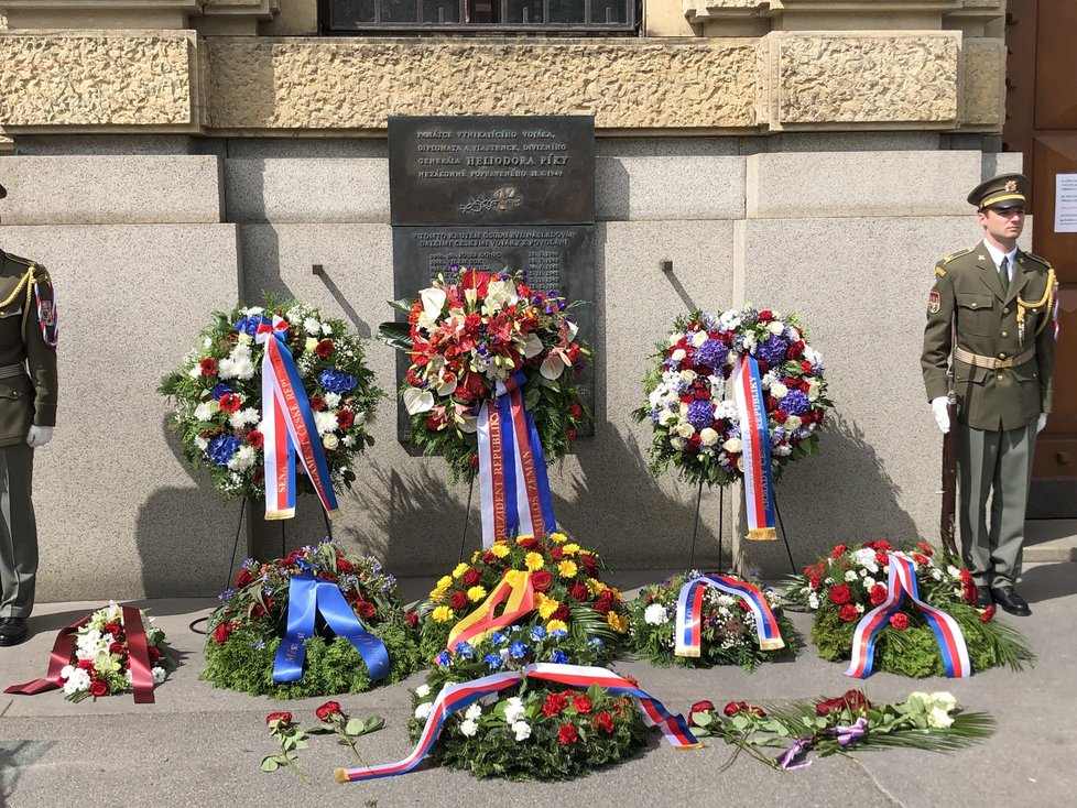 Pieta k uctění památky generála Heliodora Píky, který byl zavražděn ve vykonstruovaném procesu 21. června 1949