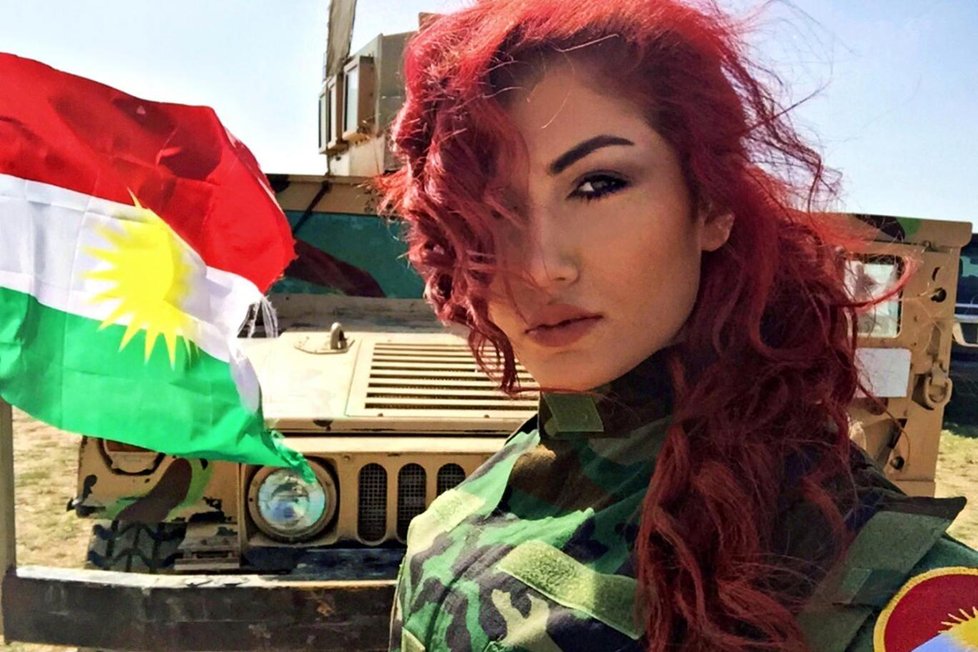 Proti Islámskému státu bojuje hudbou: Kurdská popová zpěvačka Helly Luv