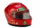 Helma Nikiho Laudy z bouračky na Nürburgringu je na prodej. Výtěžek pomůže dětem