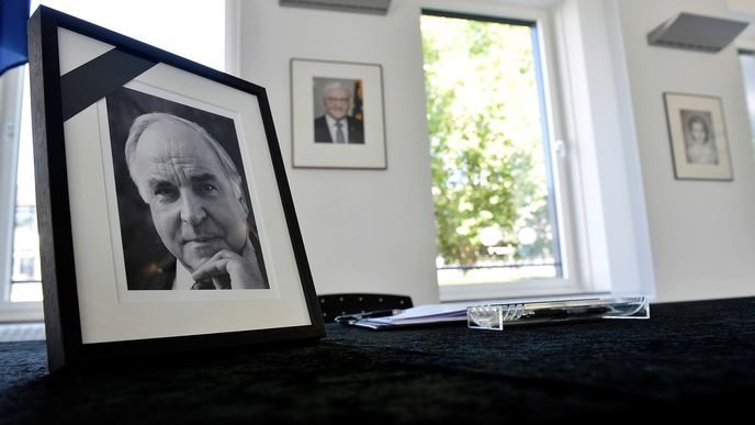 Bývalý německý kancléř Helmut Kohl zemřel 16. června.