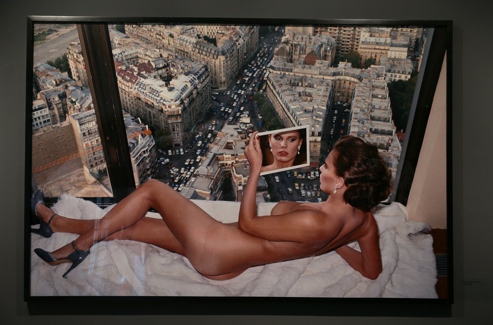 „Zajímá mě zevnějšek. Obličej, prsa, nohy. Duši nefotím,“ říkal módní fotograf Helmut Newton.