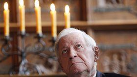 Ve věku 96 let zemřel bývalý německý kancléř Helmut Schmidt