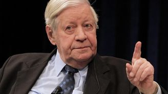 Zemřel bývalý německý kancléř Helmut Schmidt. Bylo mu 96 let