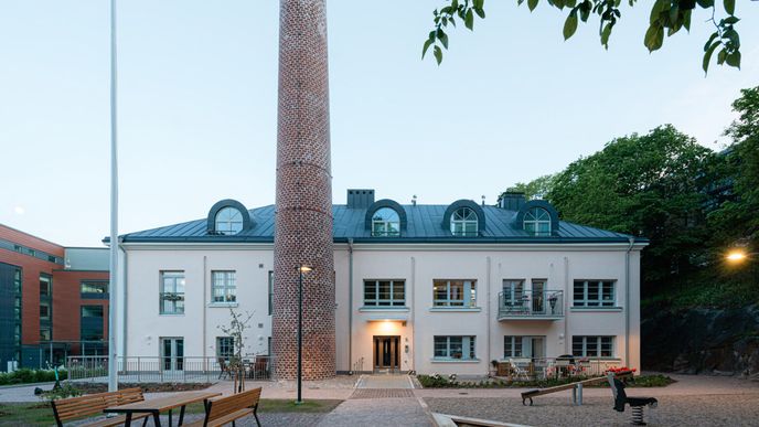 Bývalá margarínová továrna z 20. let 20. století, která byla přestavěna na originální bytový dům se zachovanými prvky industriální architektury. Bývalá margarínová továrna z 20. let 20. století, která byla přestavěna na originální bytový dům se zachovanými prvky industriální architektury.