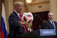 Trump přišel o dárek od Putina. Fotbalový míč skončil u tajných služeb