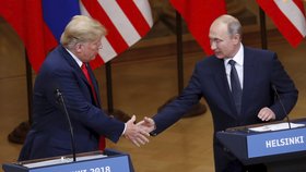 Společná tisková konference Donalda Trumpa a Vladimira Putina.