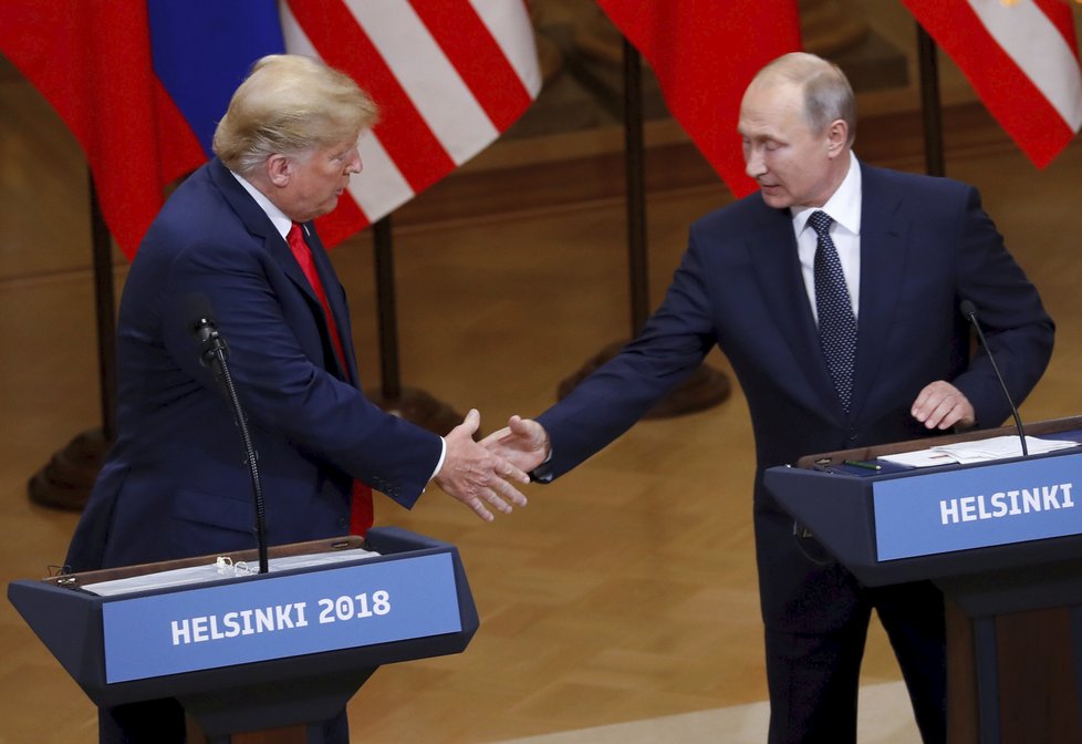 Společná tisková konference Donalda Trumpa a Vladimira Putina.