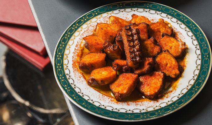 Nejvýraznější novinkou Hemingway Baru je plnohodnotná kuchyň. Nejvýraznější novinkou Hemingway Baru je plnohodnotná kuchyň.