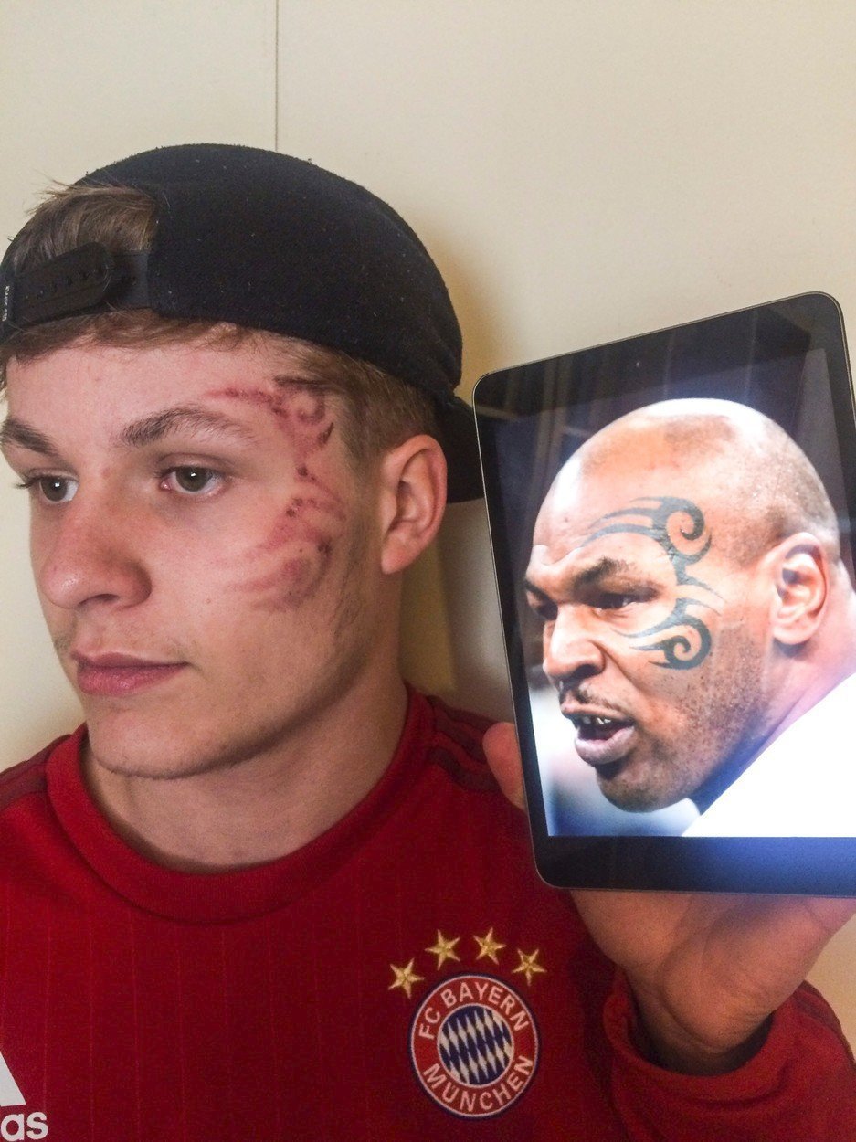 James Colley si nechal udělat na obličeji „tetování“ hennou jako má Mike Tyson. Skončil s nateklou hlavou a bolestmi.