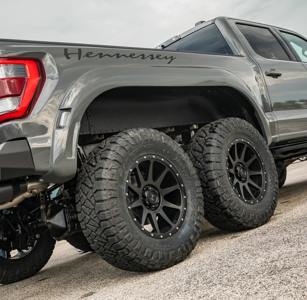 Hennessey VelociRaptor 6x6