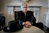 Zemřel mistr detektivek Henning Mankell. Spisovatel bojoval s rakovinou