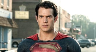 Zaklínač a Superman v jedné osobě, jak staví Henry Cavill svůj herní počítač?