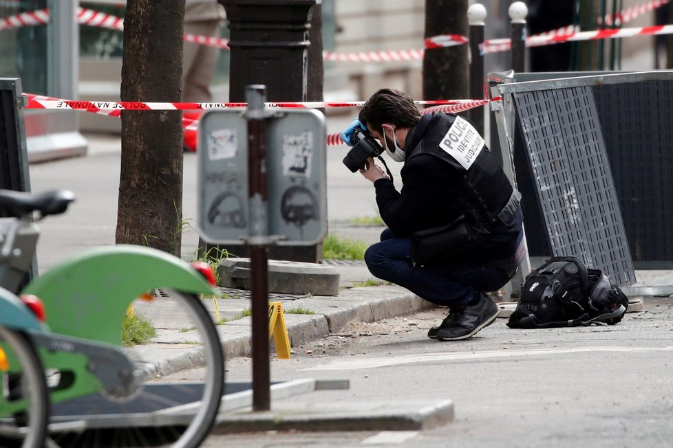 Smrtící střelba před pařížskou nemocnicí Henry Dunant (12. 4. 2021)