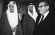 Henry Kissinger a saúdský král Fajsal v Rijádu (13. 3. 1975).