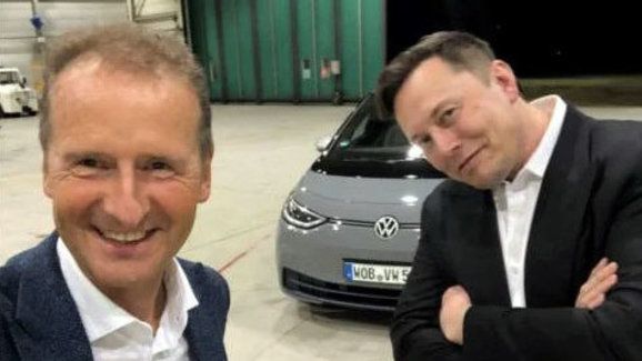Utajený příběh šéfa Volkswagenu: Herbert Diess mohl šéfovat Tesle!
