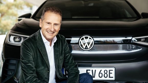 Na výrobu pouze elektromobilů je zatím příliš brzy, prozradil šéf koncernu VW