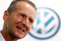 Šéf Volkswagenu nečekaně končí. Nahradí ho muž, který vládnul „žihadlům“