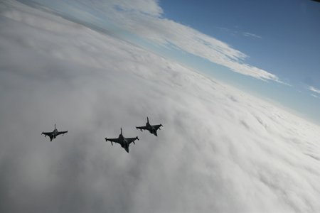 Čeští stíhači se loni účastnili první zahraniční operace v historii, střežení vzdušného prostoru pobaltských republik.