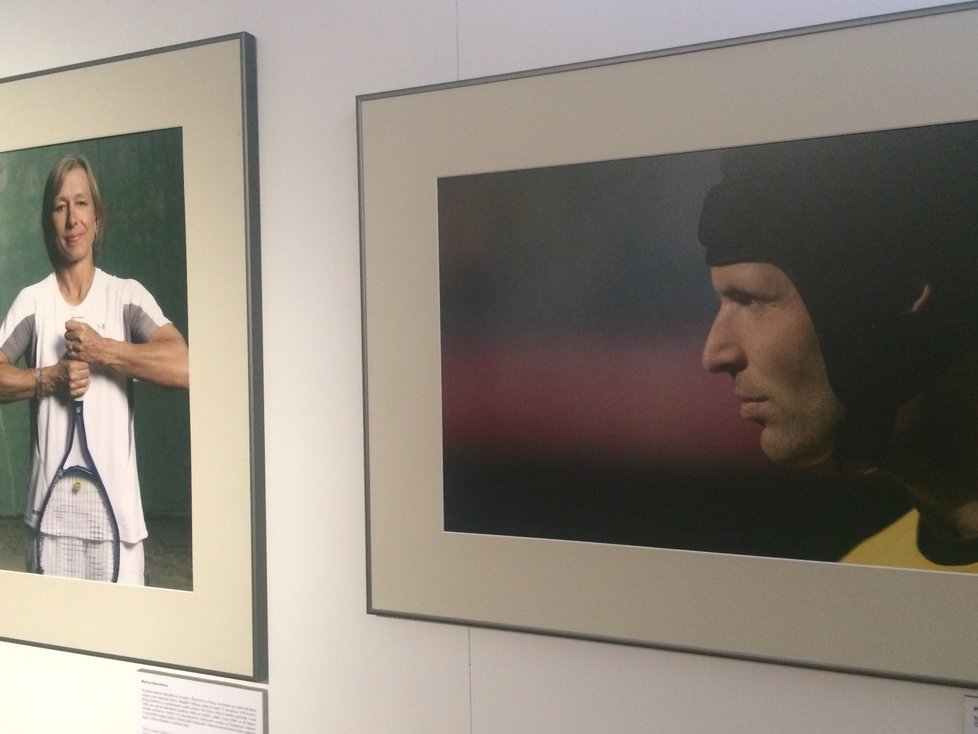 Část výstavy je věnovaná sportovcům, které Slavík svým objektivem zachytil.