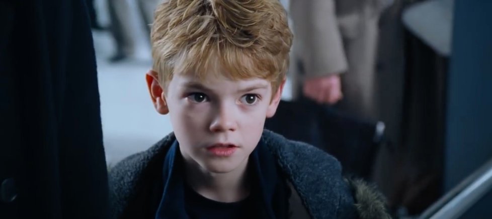 Thomas Brodie-Sangster je známý především díky své dětské roli ve filmu Láska nebeská.