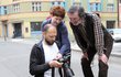 Režisérka kontrolovala každý snímek, Bolek přihlížel.