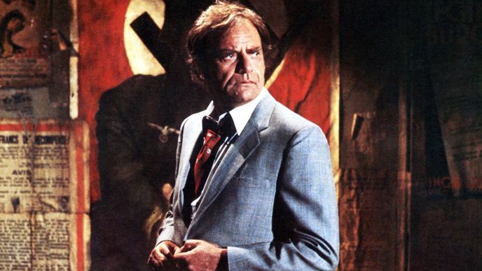 Herec Vic Morrow zahynul při natáčení hororové sci-fi Zóna soumraku v roce 1982