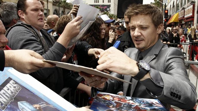 Herec Jeremy Renner před premiérou filmového trháku Avengers.