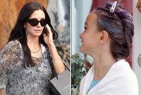 Courteney Cox v šoku, dcera má modrofialovou hlavu