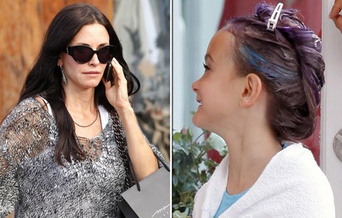 Courteney Cox v šoku, dcera má modrofialovou hlavu