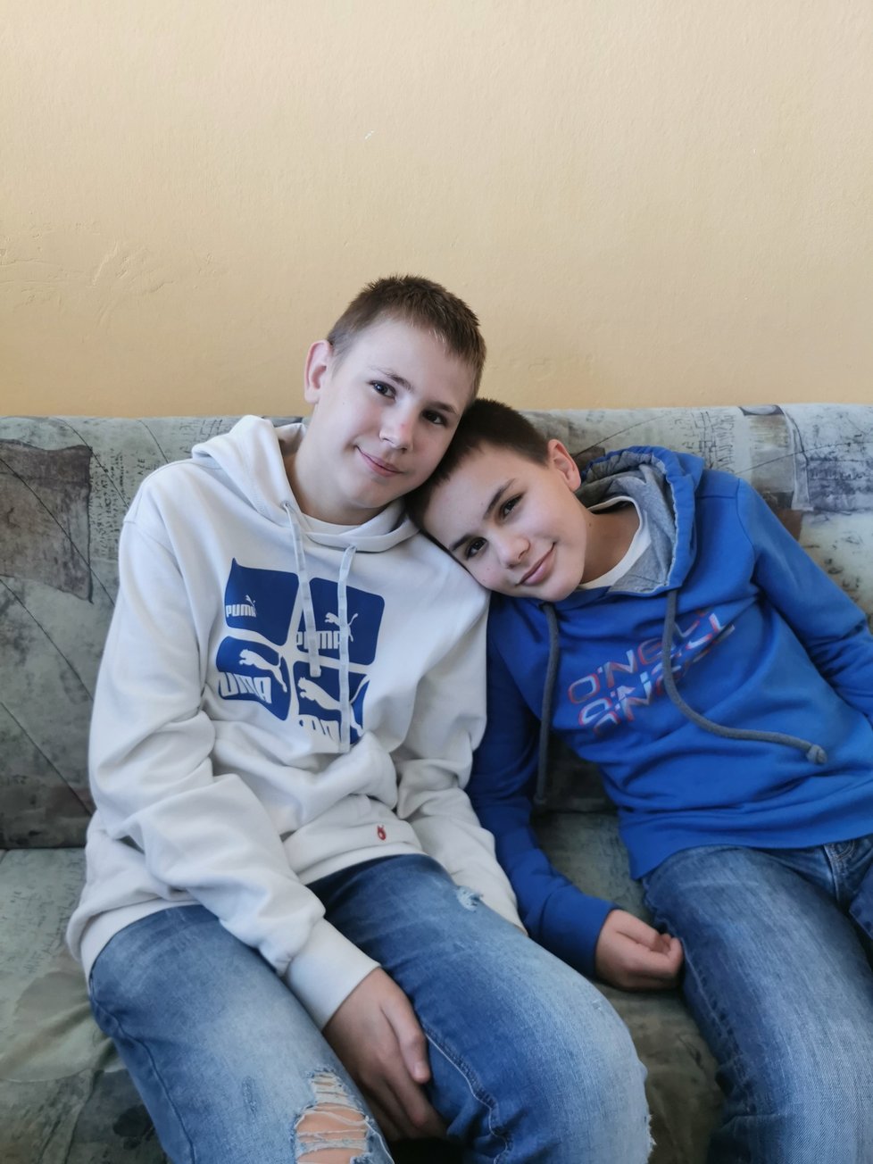 Dominik a Leoš mají vzácné onemocnění: hereditární angioedém.