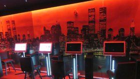 Celníci odhalili nelegální výherní automaty v hernách na území Krči.
