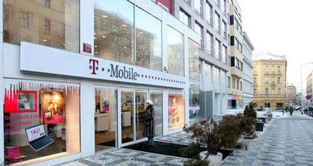 Prodejna T-mobile v Londýnské ulici je uzavřena. Kvůli zpronevěře 21 milionů z tržeb