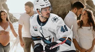 Hvězda NHL Hertl a jeho těhotná manželka Aneta: Naposledy ve dvou!