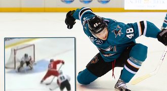 Hertle, dívej se! Obránce Třince předvedl slavnou kličku z NHL