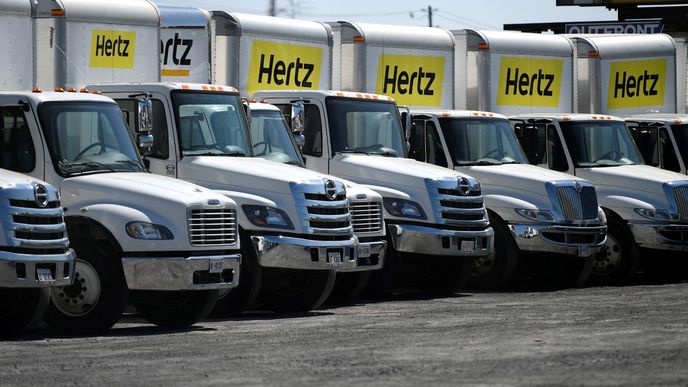 Autopůjčovna Hertz požádala o ochranu ped věřiteli