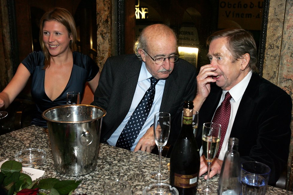 Juraj Herz a Václav Havel na afterparty v Lucerně