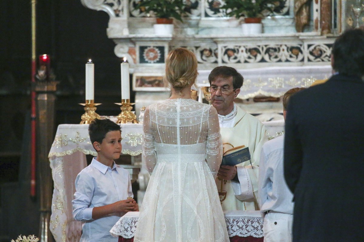 Pokřtil ji italský kněz.