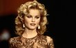 Na Paris Fashion Week v roce 1992 bylo Evě Herzigové pouhých 19 let. Tehdy ji začali novináři nazývat Marilyn Monroe Východu.