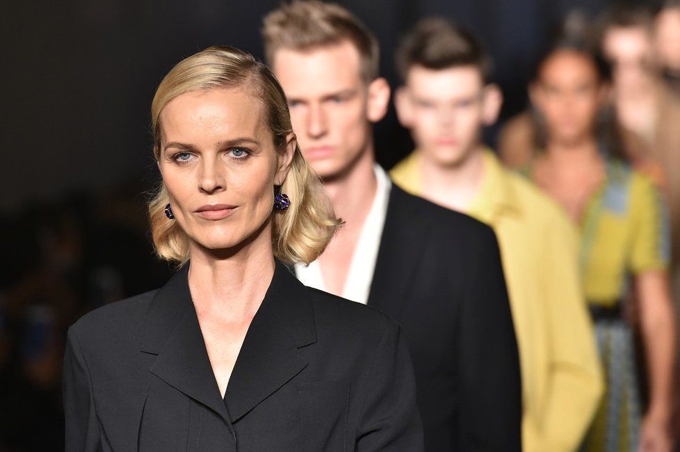 Eva Herzigová byla hvězdou Fashion Weeku.