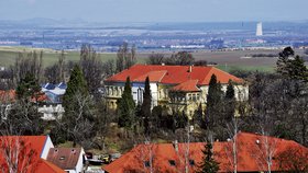 V tomto nyní chátrajícím zámku, kde za války pobýval Heider s matkou a sourozenci, by mohlo vzniknout muzeum nebo památník odboje