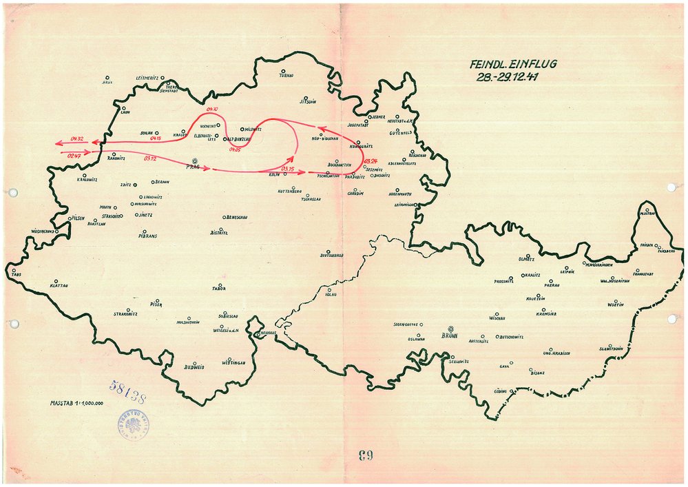 Němečtí letečtí pozorovatelé zakreslili dráhu letounu, který v&nbsp;noci na&nbsp;29. 12. 1942 vysadil do&nbsp;protektorátu tři paraskupiny, a&nbsp;požádali o&nbsp;provedení pátrací akce