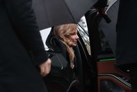 Nikola Hezucká se sklopenou hlavou: Nejtěžší chvíle pro Patrikovu (†55) lásku