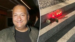 Smrt Hezuckého (†55) zasáhla fanoušky: Před Evropou 2 vzniklo pietní místo Smrt Hezuckého (†55) zasáhla fanoušky: Před Evropou 2 vzniklo pietní místo