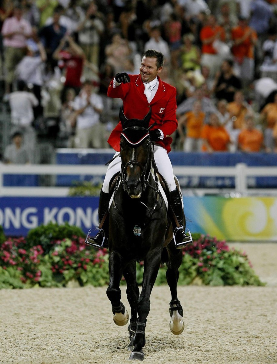 Kůň a jeho jezdec vyhráli v Hong Kongu stříbrnou i zlatou medaili