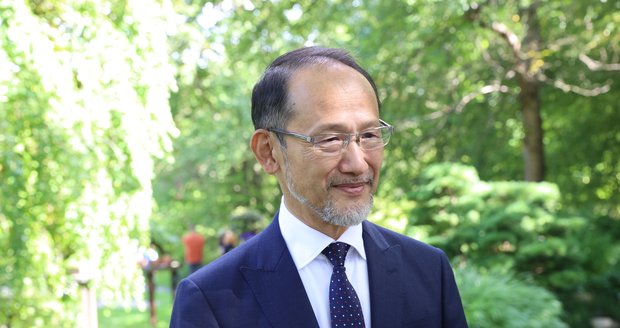 Japonský velvylanec, Jeho Excelence Hideo Suzuki